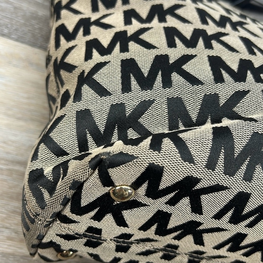 Michael Kors Signature Jet Set Signature Canvas Tote-Excellent Condition! - Picture 6 of 11